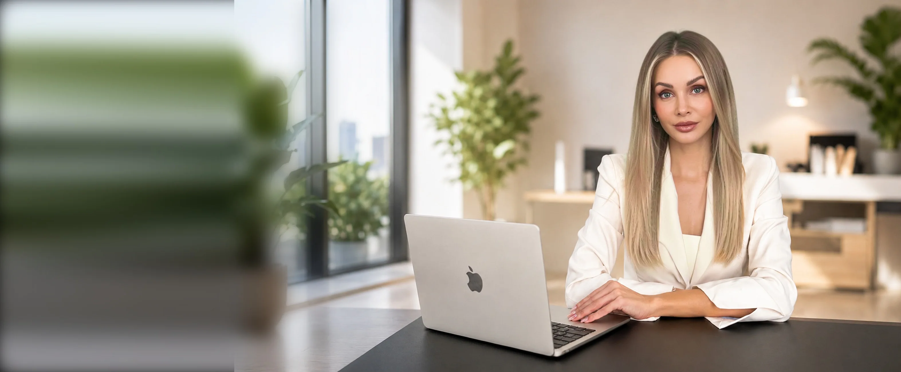Beraterin von Go&Grow Digital am Arbeitsplatz